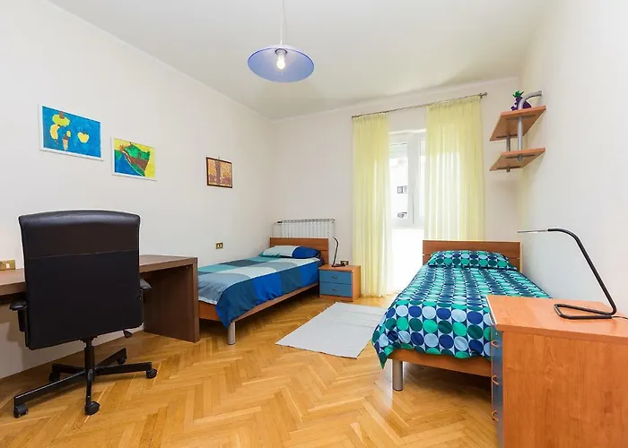 Premium Sanja Guest house