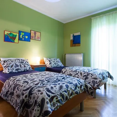 بيت ضيافة Premium Sanja 4*